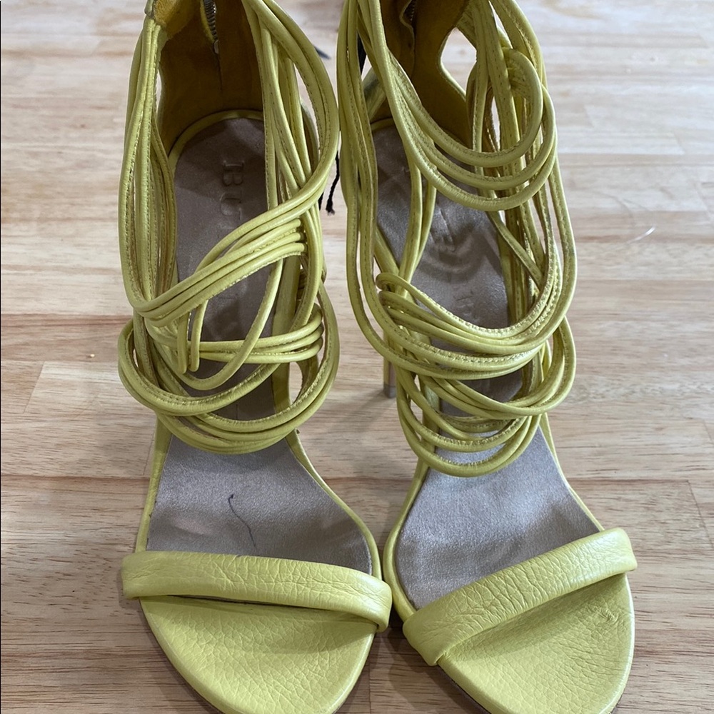 Never worn Burberry Delabole yellow heels